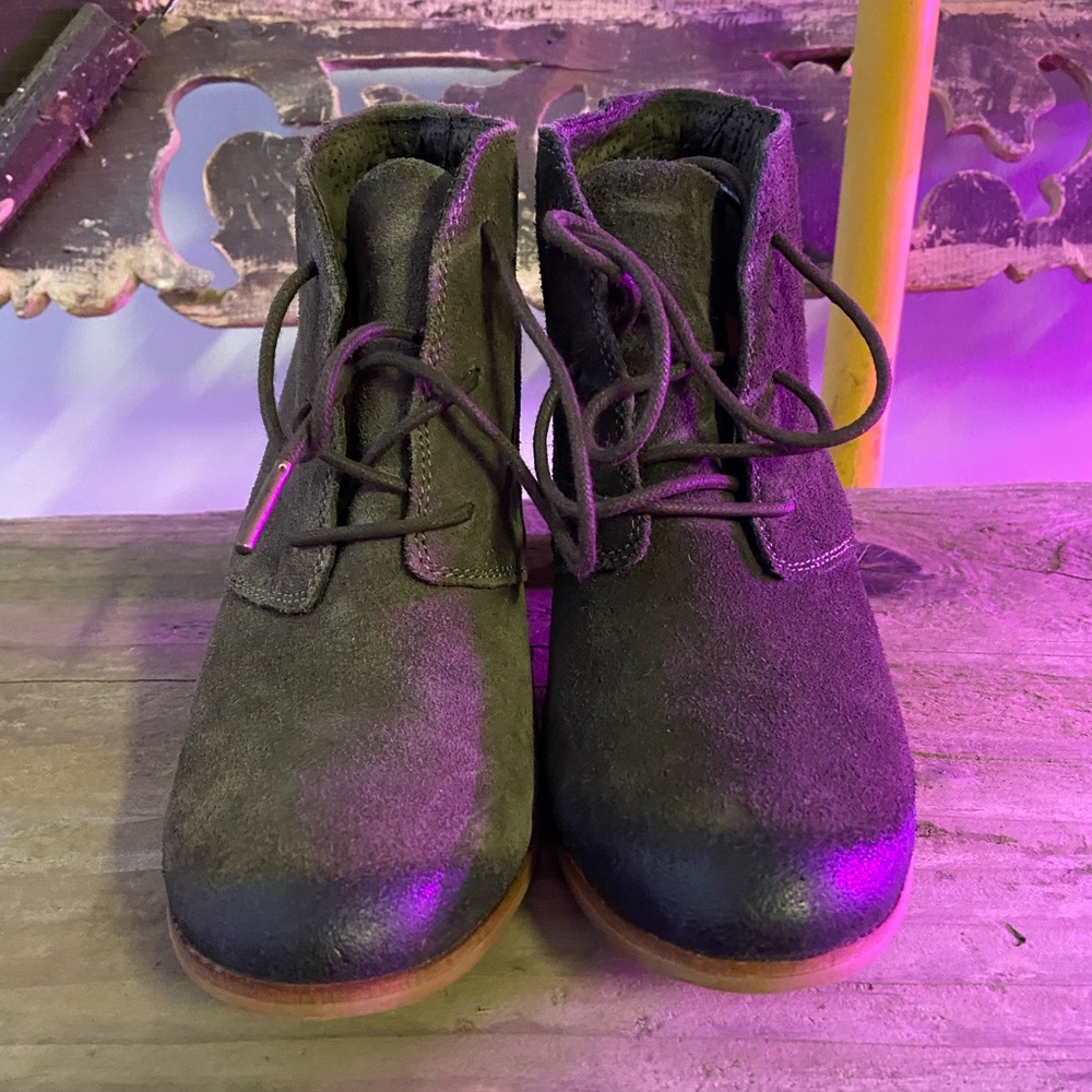 Toms Suede Booties